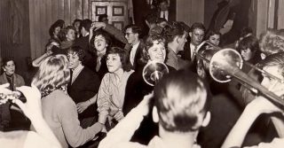 A Right Royal Knees Up at Carousel