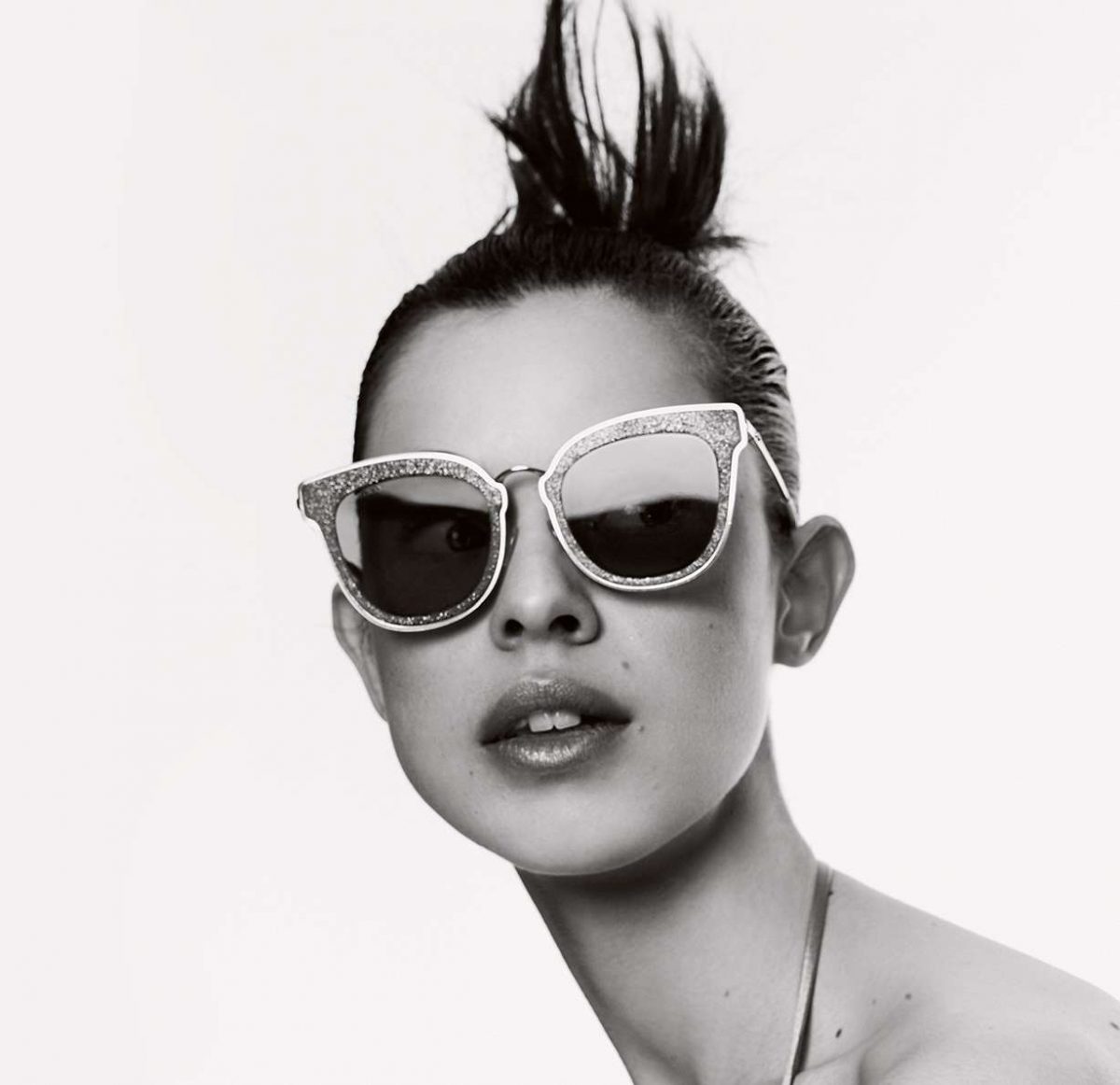 Win VIP Tickets to ELLE Weekender + £150 Goodie Bag