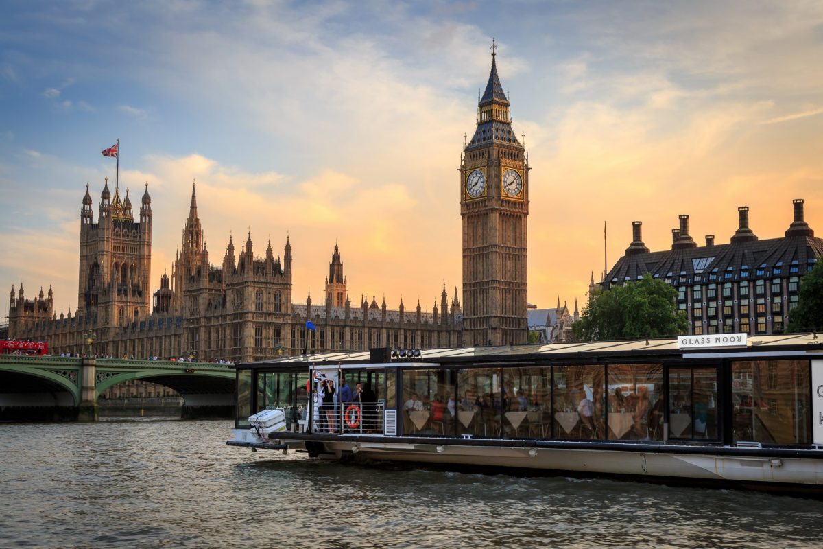 Win Dinner For 2 Aboard A Floating Glass Restaurant