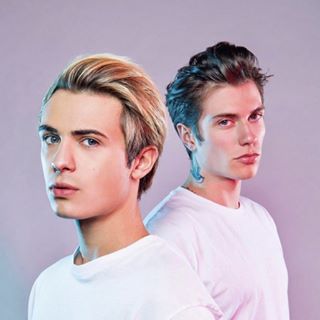 Benji & Fede