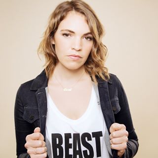 Beth Stelling