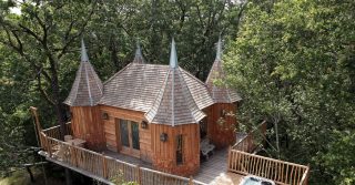 Chateaux Dans Les Arbres, France