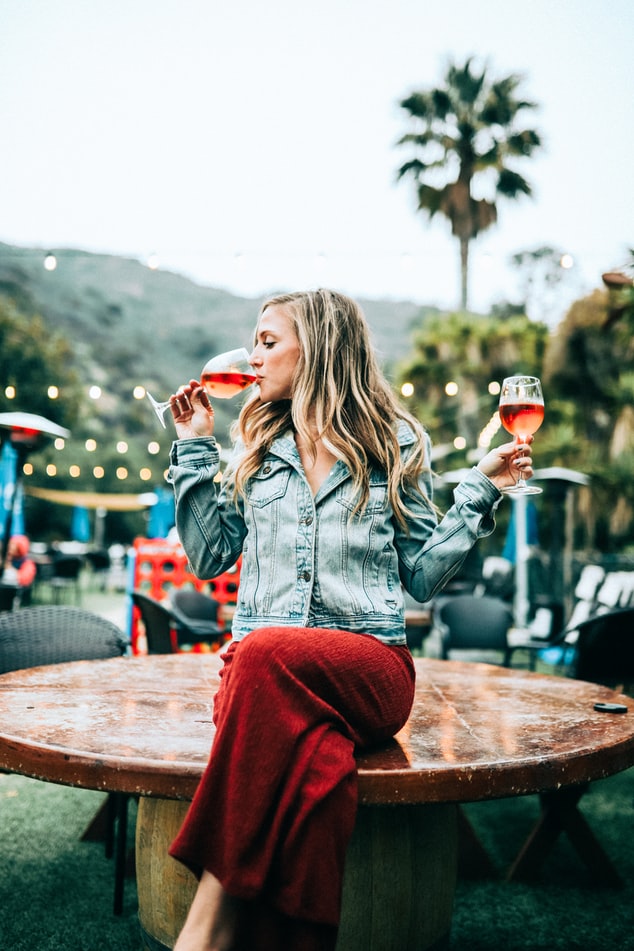 Why We’ll Be Drinking From Rosé Tinted Glasses This August