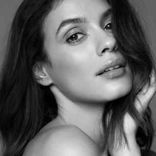 Laysla De Oliveira