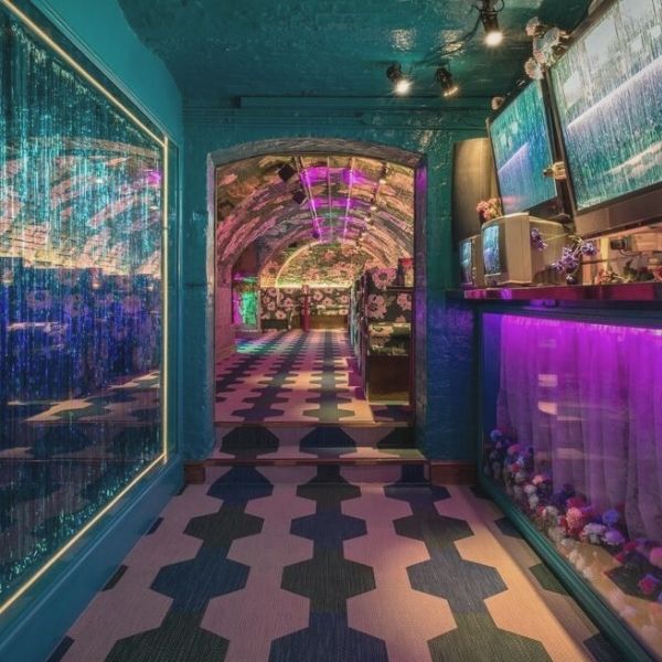 25 Secret Underground Drinking Spots
