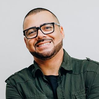 André Leono