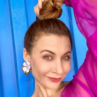 Contact Consultora De Imagem E Estilo - Agent, Manager and Publicist