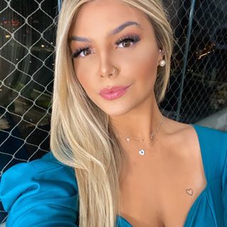 Contact Giovanna Menezes - Agent, Manager and Publicist Details