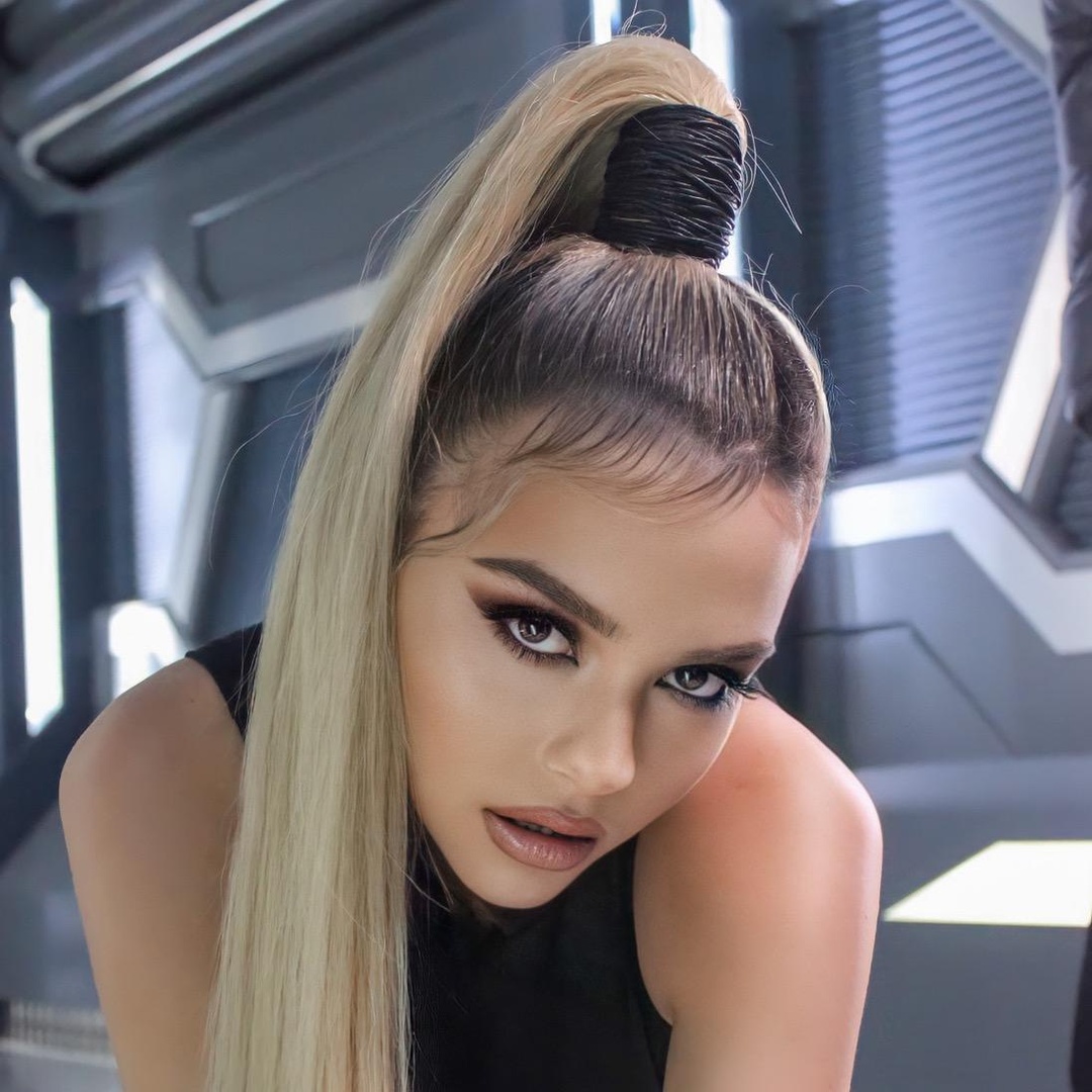 Contact DESSITA - Creator and Influencer
