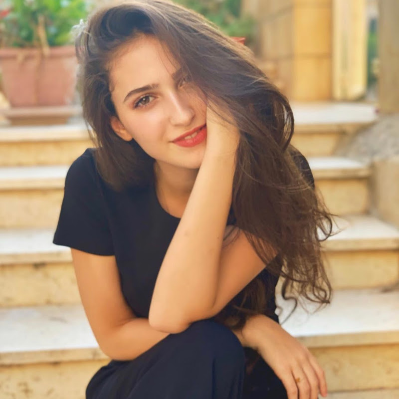 Contact Life As Sara - Creator and Influencer