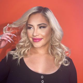 Contact Scarlett Quinn - Agent, Manager and Publicist Details