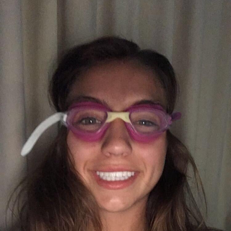 Contact Ellie Dobleske - Creator and Influencer