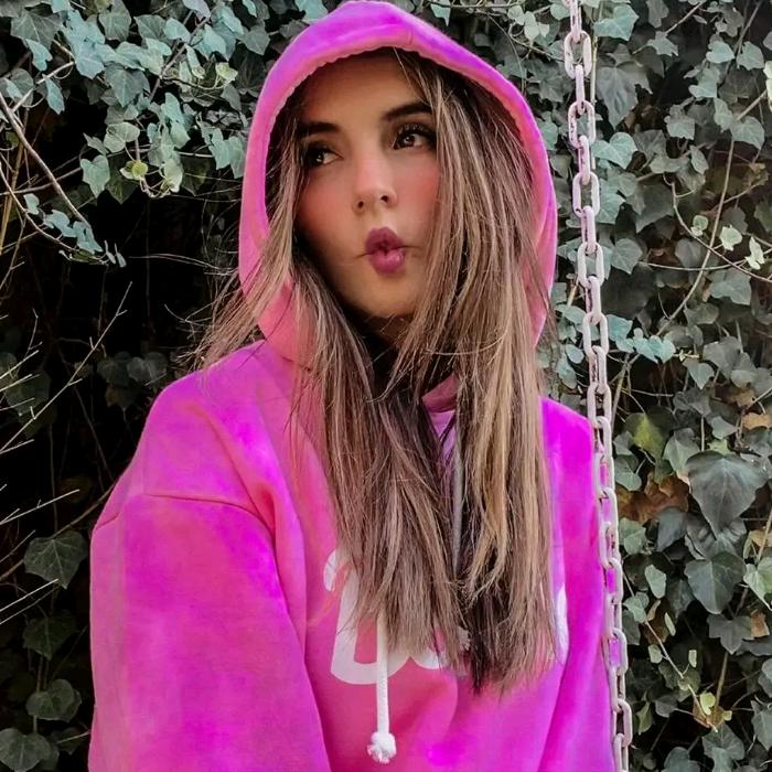 Contact Leslie mi religion Creator and Influencer