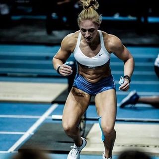 Nienke Van Overveld