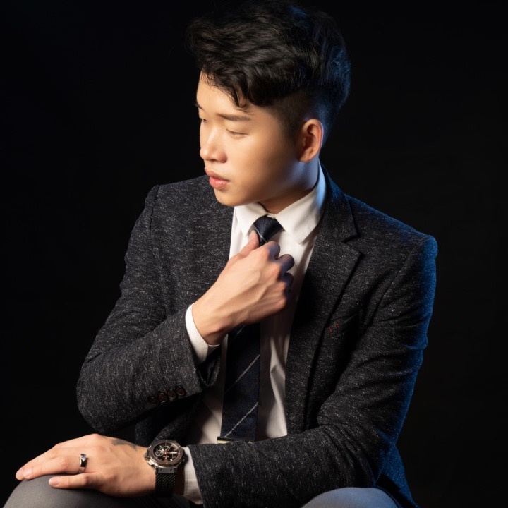 Contact Zhong Wei - Creator and Influencer
