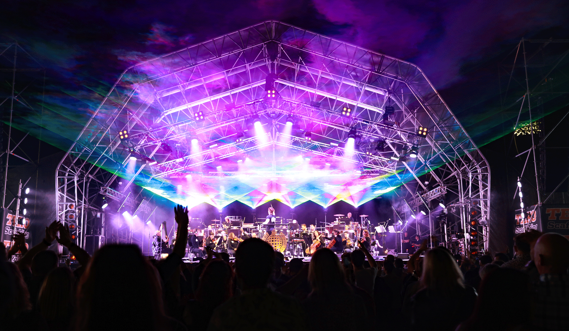 Get 20% Off Tickets To Live At The Palace