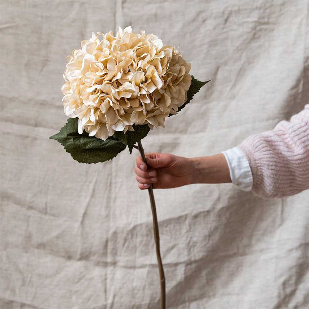 The Best Faux Flowers That Will Fool Everyone