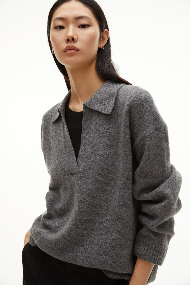 H&M – Fine-Knit Collared Jumper