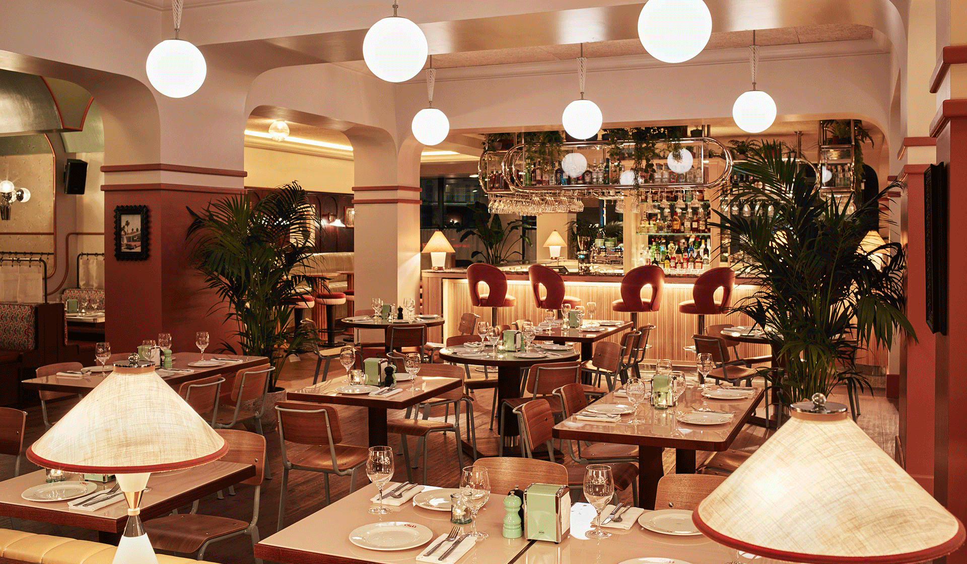 Get A Free Month Of Restaurant & Hotel Discounts