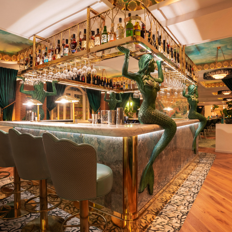 The Handbook Reviews: Manzi’s, Soho’s Instagrammable Seafood Spot