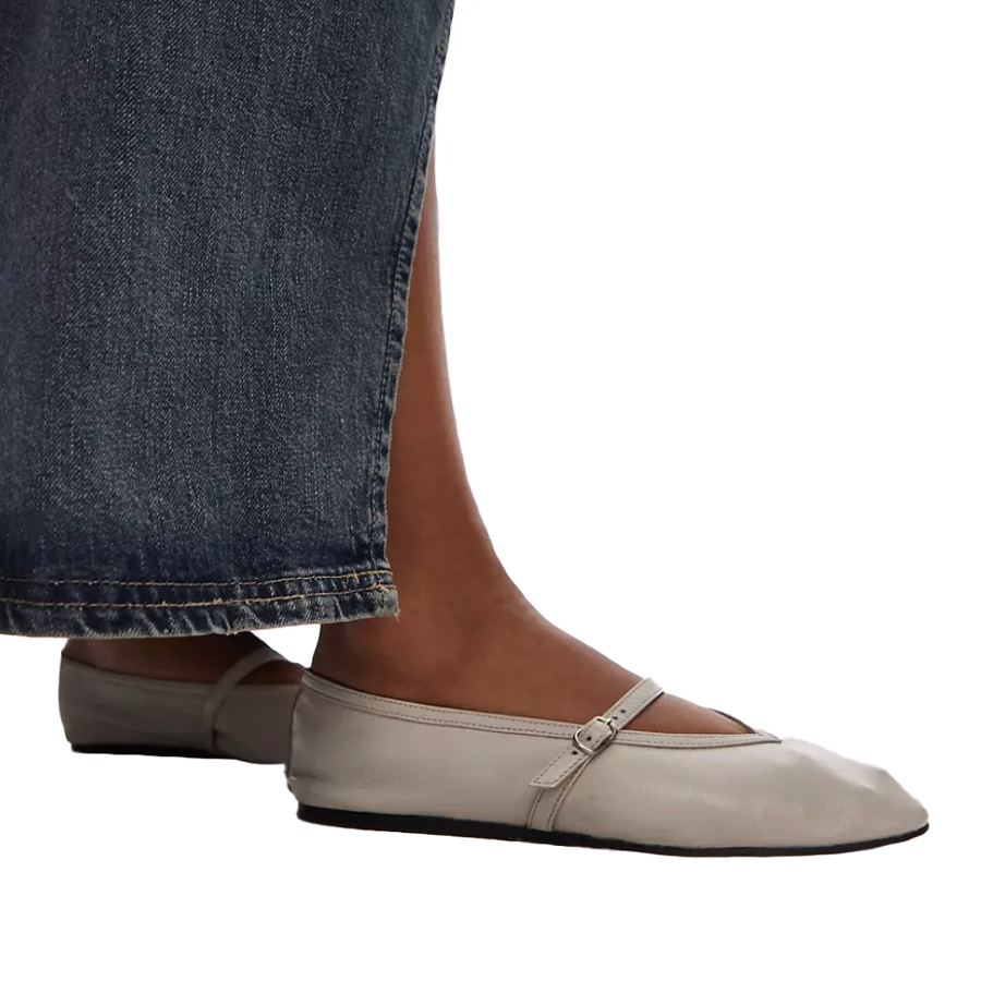 Babette leather v detail ballet flats in off white