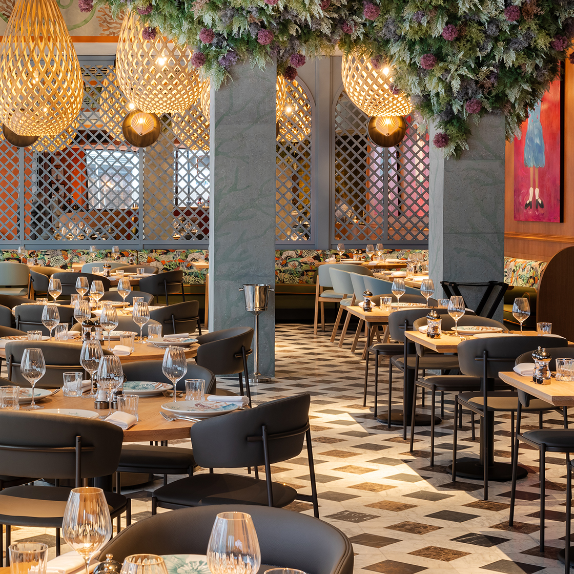 Elegant Engagement Party Spots To Book