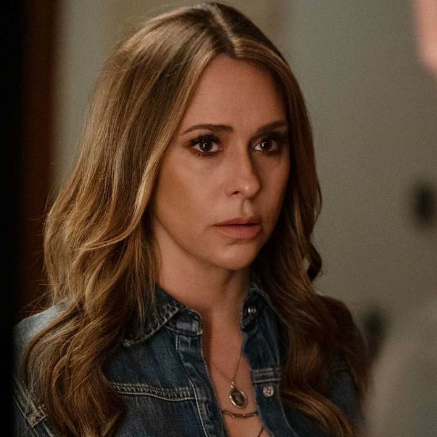 Jennifer Love Hewitt And Freddie Prinze Jr Return For Legacy Sequel I Know What You Did Last Summer