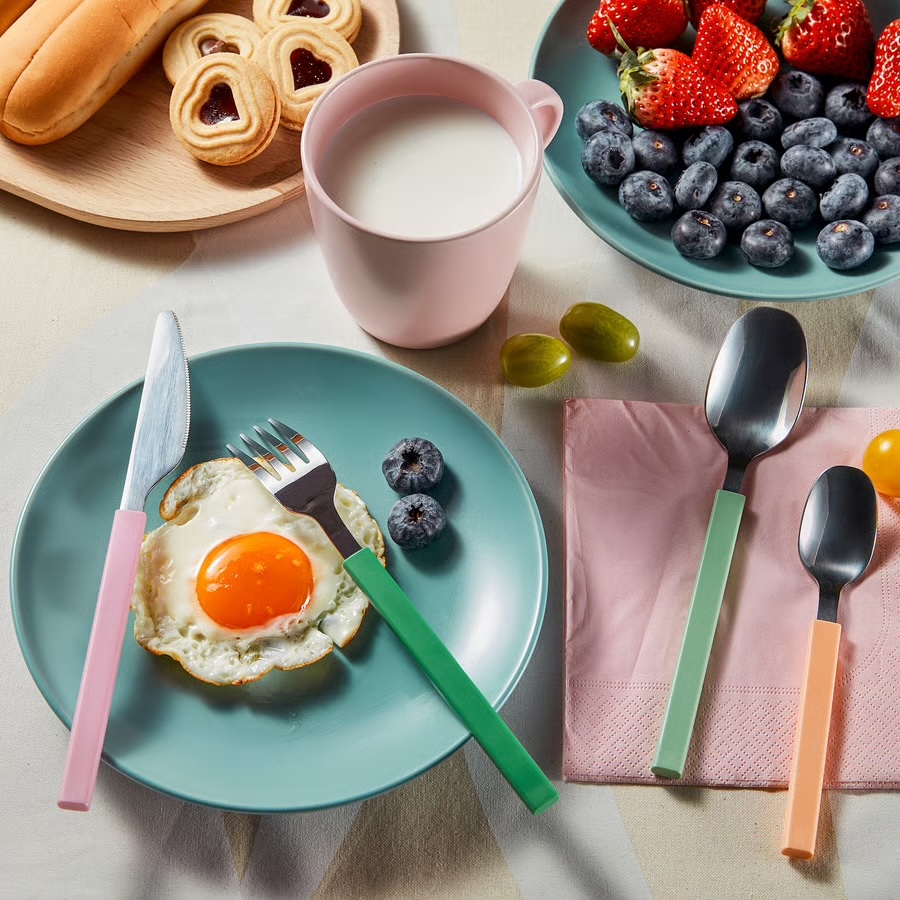 eggs on breakfast table 