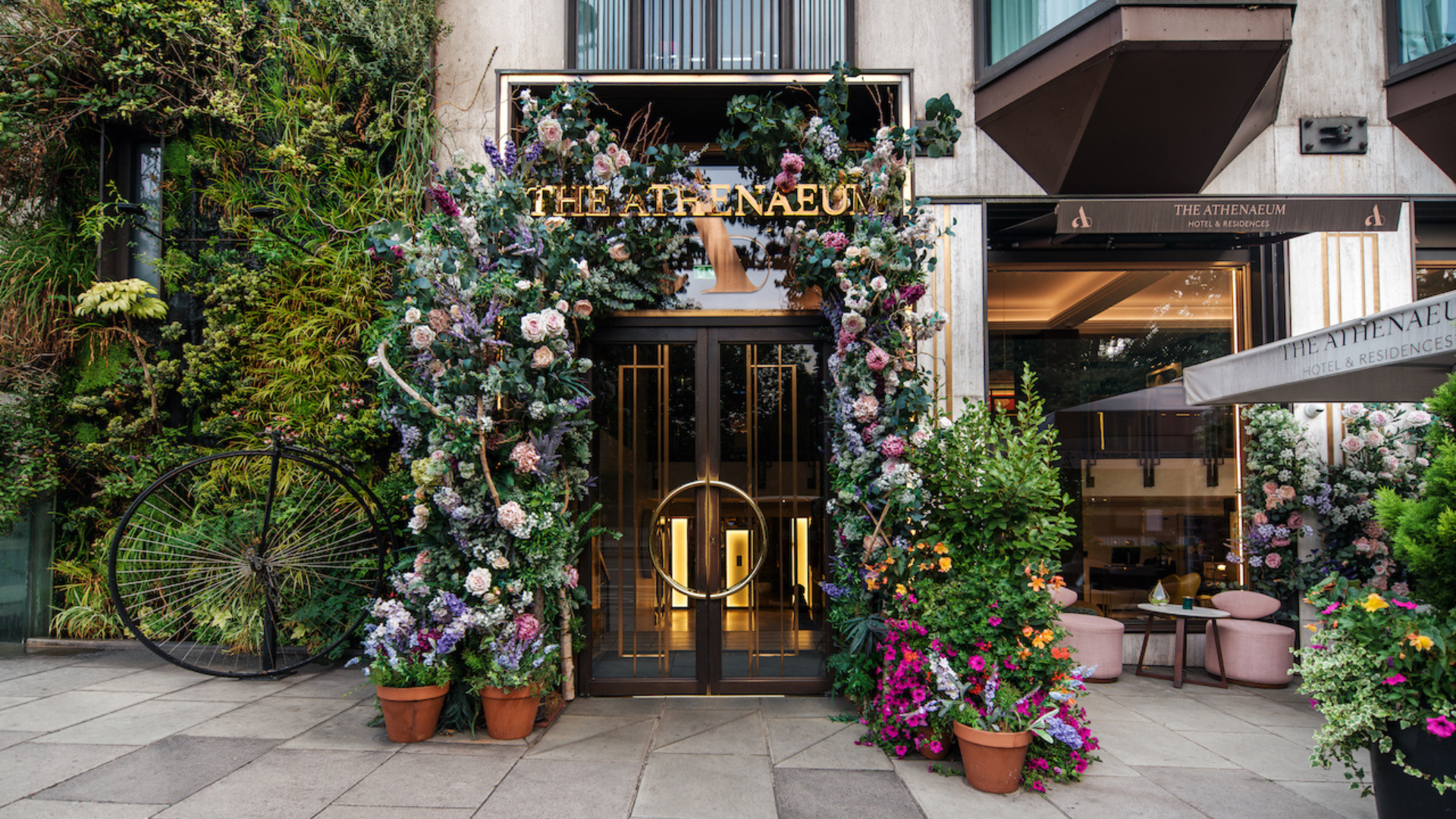 Get 20% Off The Perfect Autumn London Staycation