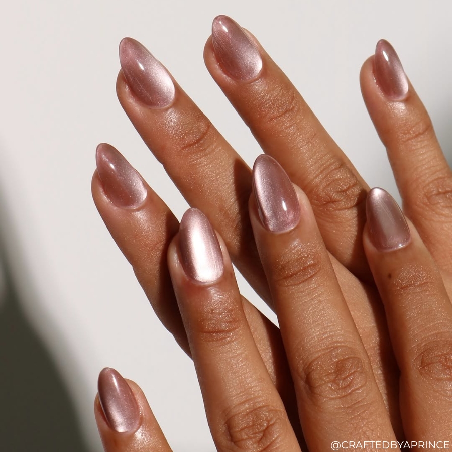 Forget Glazed Doughnut, Cat Eye Nails Is The Cool Girl Manicure To Know