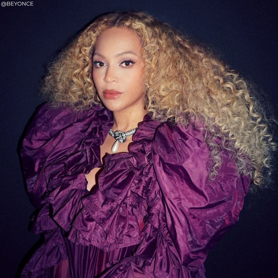 The Internet’s Convinced Beyoncé’s Latest Outfit Is A Sign