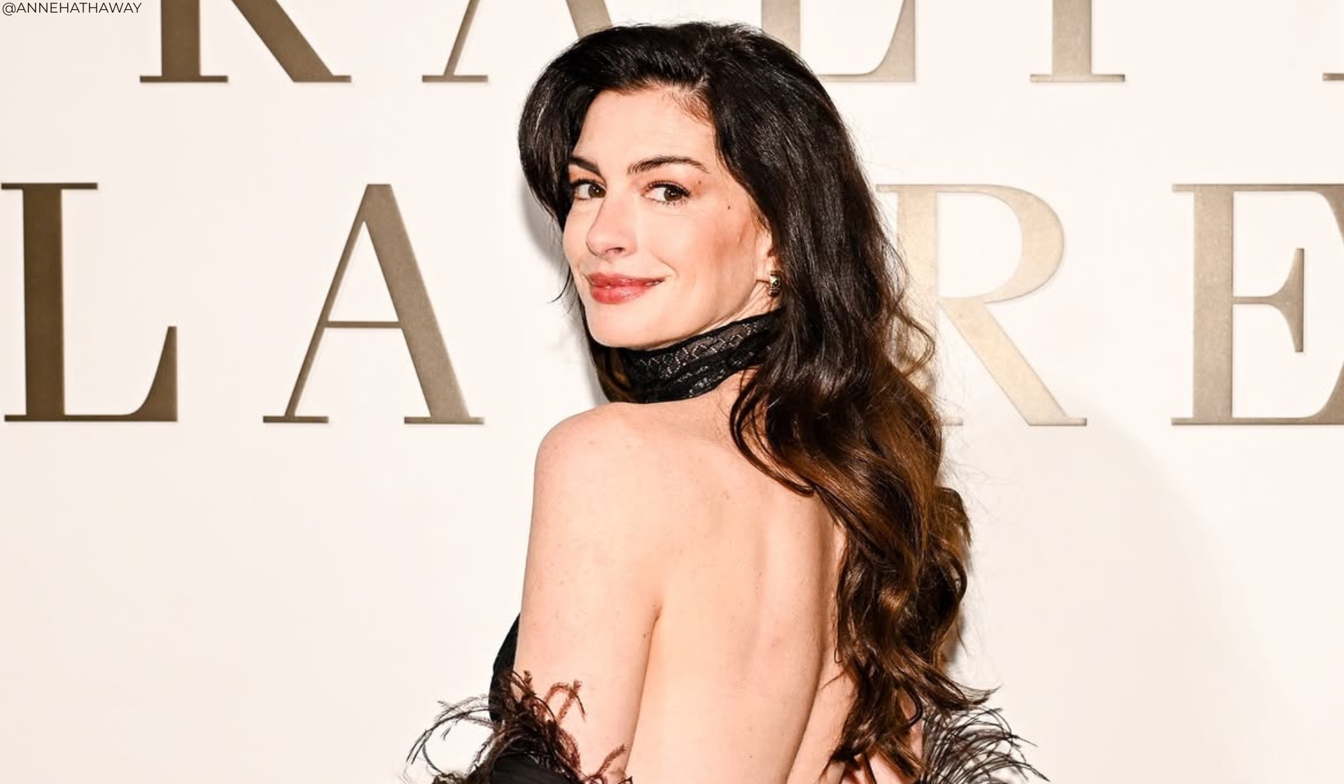 Anne Hathaway Just Revived Fashion’s Most Divisive 2010’s Trend